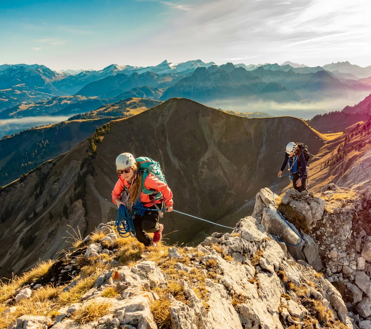 Innsbrucker Bergführer mit seinem Gast am Brandjoch Südgrat auf die Vordere Brandjochspitze